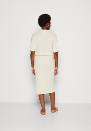 Tommy Hilfiger OPEN POLO BLOUSSON MIDI DRESS Jumper dress classic beige ПЛАТЬЕ МИДИ OPEN POLO BLOUSSON Платье-джемпер классический бежевый