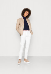 Tommy Hilfiger HAILEY PANT Chinos optic white БРЮКИ HAILEY Брюки чинос оптический белый