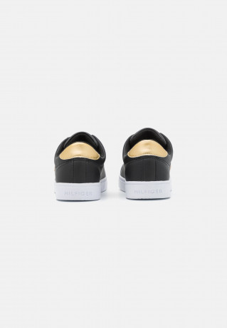 Tommy Hilfiger ESSENTIAL  Trainers black ESSENTIAL Кроссовки черный