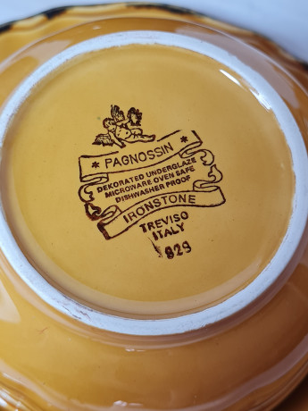 Набор чашек с блюдцами винтажный Treviso Italy Ironstone / Pagnossin в светло-коричневых тонах, чашки 3 шт. х 6 x 15 см, блюдца 3 шт.х 17 см, Италия, 1960-70гг.