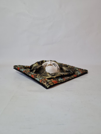 Панно винтажное "Маска" в красочной раме, текстиль / объемное декорирование, 22.5 х 22.5 см, Германия, 1960-70гг.