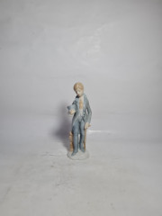 Статуэтка винтажная Im Stil Llardo "Кавалер со шляпой в руке", фарфор, 21 см, Германия, 1960-70гг.