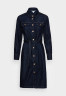 Tommy Hilfiger DRESS BELT KNEE Denim dress dark blue denim ПЛАТЬЕ BELT KNEE Джинсовое платье темно-синий деним