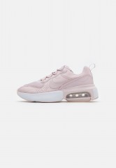 Nike Sportswear AIR MAX VERONA Sneaker low barely rose/white/metallic silver AIR MAX VERONA Низкие кроссовки женские едва розовый/белый/серебристый металлик