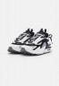Nike Sportswear AIR MAX FURYOSA Sneaker low black/summit white AIR MAX FURYOSA — Низкие кроссовки женские черный/высокобелый
