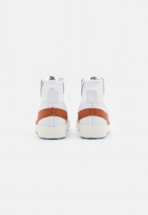 Nike Sportswear BLAZER MID #x27;77 JUMBO UNISEX Sneaker high white/dark russet/sail/celestine blue/team orange BLAZER MID #x27;77 JUMBO UNISEX — Высокие кроссовки женские белый/темно-красный/парус/голубой небесный/оранжевый командный