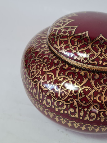 Емкость для хранения винтажная Im Stil Tchibo с крышкой, бордо с золотым узором, керамика, 14 см, Германия, 1960-70гг.