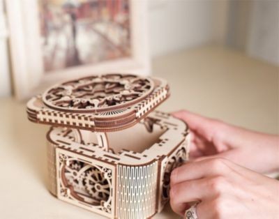 UGEARS Modellbausatz SCHATZTRUHE Сундук с сокровищами