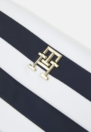 Tommy Hilfiger POPPY CROSSOVER  Across body bag blue POPPY CROSSOVER Сумка через плечо синий