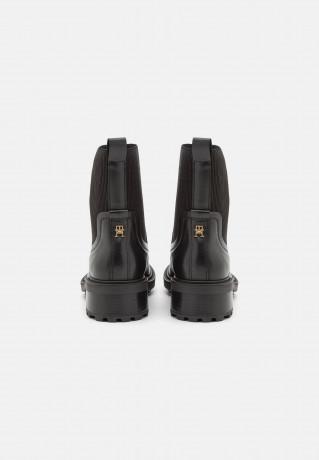 Tommy Hilfiger FEMININE SEASONAL Classic ankle boots black FEMININE SEASONAL Классические ботильоны черный