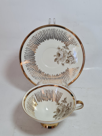 Чайная пара винтажная Winterling Marktleuthen Bavaria с желтым цветком и золотым узором, фарфор, Германия, 1960-1970гг.
