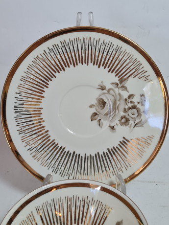 Чайная пара винтажная Winterling Marktleuthen Bavaria с желтым цветком и золотым узором, фарфор, Германия, 1960-1970гг.