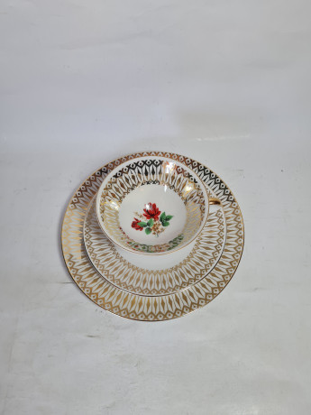 Чайное трио винтажное Winterling Marktleuthen Bavaria с алыми цветами и золотым декором, фарфор, Германия, 1960-70гг.