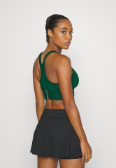 Tommy Hilfiger MID INTENSITY MONOGRAM TAPE Medium support sports bra prep green MID INTENSITY MONOGRAM TAPE Спортивный бюстгальтер со средней поддержкой подготовка зеленый