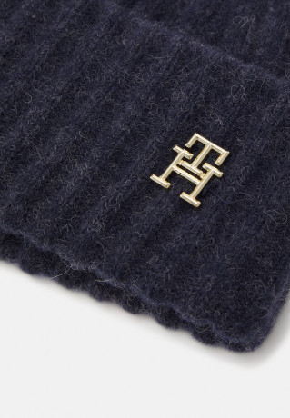 Tommy Hilfiger MODERN FLUFFY BEANIE Beanie space blue MODERN FLUFFY BEANIE Шапочка космический синий