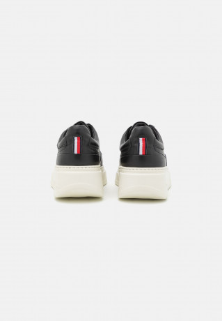 Tommy Hilfiger CHUNKY Trainers black КРОССОВКИ Кроссовки черный