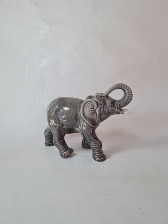 Sitzendorfer Две Фарфоровые статуэтки "Слон", серая, 2 штуки 18см х 23см, Германия, 1970-80гг.