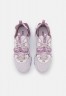Nike Sportswear REACT VISION Sneaker low venice/sangria/amethyst wave/plum fog/summit white REACT VISION Низкие кроссовки женские Венеция/сангрия/аметистовая волна/сливовый туман/белая вершина