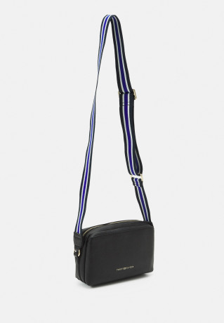 Tommy Hilfiger LIFE CAMERA BAG Across body bag black LIFE CAMERA BAG Сумка через плечо черный