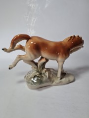 Royal Винтажная статуэтка на подставке &quot;Лошадь&quot;, 18см x 13см, Германия, 1960-70гг.