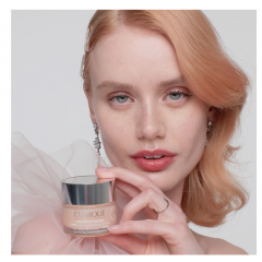 Clinique Holiday 12-Days Advent Calendar, Clinique Адвент-календарь на 12 дней с очищением, уходом за лицом, глазами и губами и декоративной косметикой, 12 средств