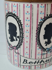 Сахарница винтажная SMF Schramberg с деревянной крышкой &quot;Силуэты&quot;, фарфор, 11.5см, Германия, 1960-70гг.