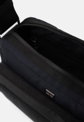 Tommy Hilfiger CITY COMMUTER  Across body bag space blue CITY COMMUTER Сумка через плечо космический синий