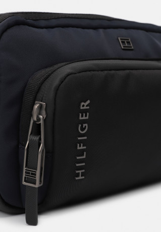 Tommy Hilfiger CITY COMMUTER  Across body bag space blue CITY COMMUTER Сумка через плечо космический синий