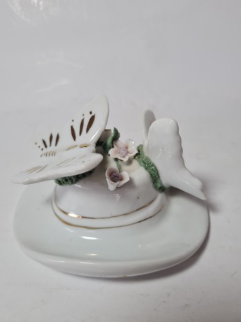 Винтажная статуэтка с позолотой "Бабочки на цветах", 12см x 6см, Германия, 1960-70гг.