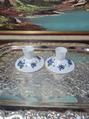 Подсвечник винтажный Royal Grafton, Fine Bone China England, коллекция Violets, декор в виде фиолетовых цветков, фарфор, 2 шт., 9 см, Англия, 1960-70гг.