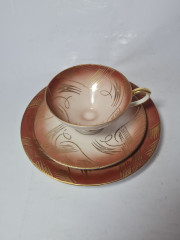 Johann Seltmann Vohenstrauß Bavaria Чайное трио в коричнево-белых тонах с позолоченным узором, Германия, 1960-70гг.