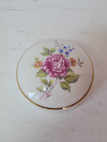 Шкатулка винтажная Hollohaza "Розовая роза", круглая, фарфор, 7 x 3,5 см, Венгрия, 1960-70гг.