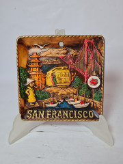 Резная разноцветная картина из дерева винтажная &quot;Сан-Франциско&quot; SNCO, 15,5 x 15,5 x 1,5 см, США, 1960-70гг.