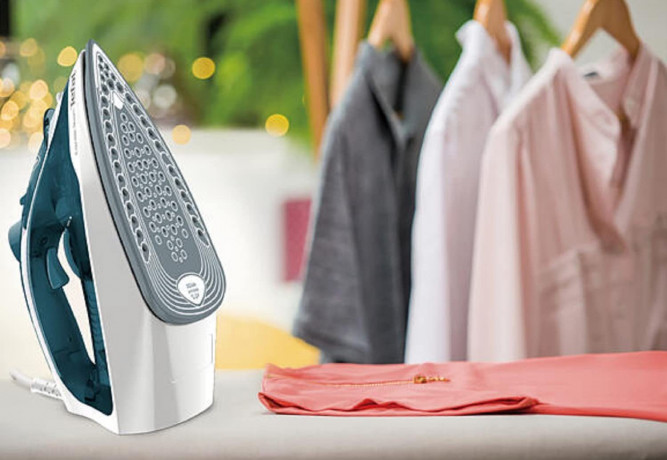 Tefal Tefal Dampfbugeleisen FV2839, 2400 W, Dampfbugeleisen, Testsieger 2019 mit bester Bugelsohle Bugelstation  Паровой утюг Tefal FV2839, 2400 Вт, паровой утюг, победитель теста 2019 года с лучшей гладильной станцией с подошвой утюга