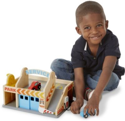 Melissa Doug Parkhaus mit Tankstelle und Waschanlage aus Holz Многоэтажная автостоянка с заправочной станцией и деревянной мойкой