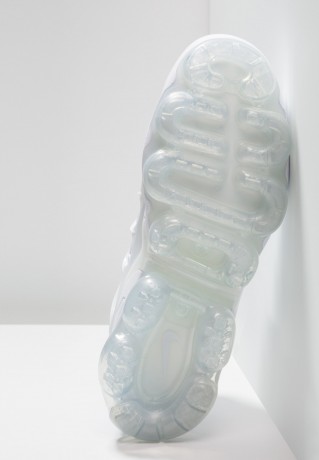 Nike Sportswear AIR VAPORMAX PLUS Sneaker low white/pure platinum AIR VAPORMAX PLUS кроссовки женские низкие белый/чистая платина