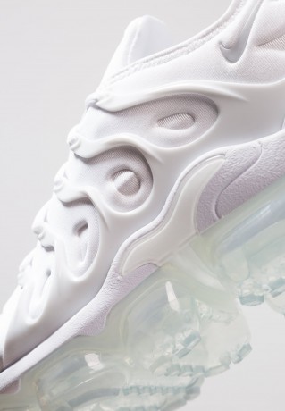 Nike Sportswear AIR VAPORMAX PLUS Sneaker low white/pure platinum AIR VAPORMAX PLUS кроссовки женские низкие белый/чистая платина
