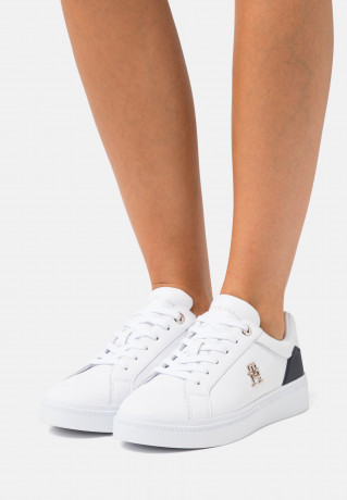 Tommy Hilfiger COURT Trainers white КОРТ Тренеры белый