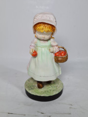 Фигурка винтажная John Sands  / Sarah Kay &quot;Девочка с корзиной яблок&quot;, керамика, 12 см, Австралия, 1960-70гг.