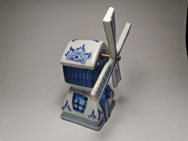 Delft Делфтский фарфор Коллекционная музыкальная статуэтка "Мельница", 20см х 9см х 8,5см