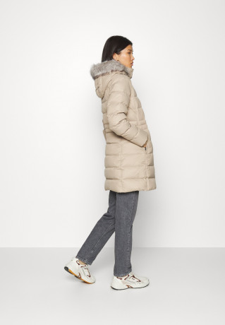 Tommy Hilfiger TYRA COAT  Down coat beige TYRA COAT Пуховик бежевый