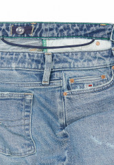 Tommy Hilfiger ADAPTIVE MOM ULTRA HIGH RISE DISTRESSED Straight leg jeans medium wash ADAPTIVE MOM ULTRA HIGH RISE DISTRESSS Джинсы прямого кроя средняя стирка