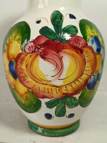 Ваза винтажная Ancient Xxeme Joli с ярким декором, в стиле майолика, среднего размера, ручная роспись, керамика, 20.5 см, Италия, 1960-70гг.