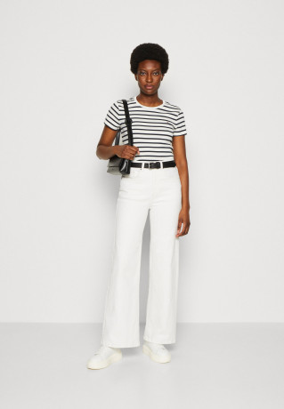 Tommy Hilfiger SLIM CODY  Print T-shirt white/desert sky SLIM CODY Футболка с принтом белое/пустынное небо