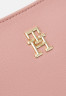Tommy Hilfiger TIMELESS Handbag soothing pink ВНЕЗАПНАЯ сумка успокаивающий розовый