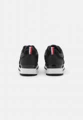 Tommy Hilfiger ESSENTIAL RUNNER Trainers black ESSENTIAL RUNNER — Кроссовки черный