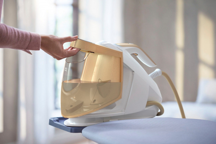 Philips Philips Dampfbugelstation PerfectCare 8000 Series PSG8040/60, 1800 ml Wassertank, 2.400 Watt, OptimalTemp DynamicQ Sensor, 600 gr Dampfstoss Паровая гладильная станция Philips PerfectCare 8000 Series PSG8040/60, резервуар для воды 1800 мл, 2400