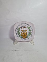 Тарелка декоративная винтажная Karlsruhe / Majolika с кракелюром &quot;Sangerbund 1868&quot;, ручная роспись, керамика, 19 см, Германия, 1993г.