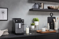 Melitta Melitta Kaffeevollautomat Avanza F270-100 Mystic Titan, Kompakt, aber XL Wassertank  XL Bohnenbehalter, Milchschaum-System  Полностью автоматическая кофемашина Melitta Avanza F270-100 Mystic Titan, компактная, но XL-бак для воды, XL-контейнер для 