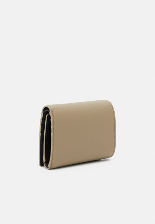 Tommy Hilfiger CASUAL BI FOLD WALLET Wallet beige CASUAL BI FOLD WALLET Бумажник бежевый